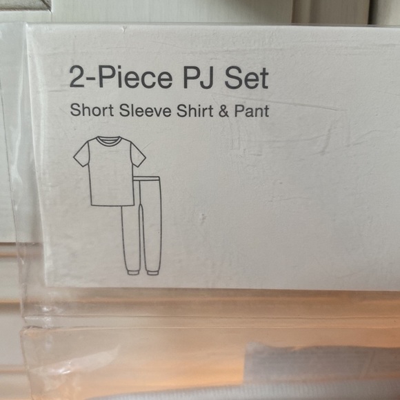 NWT Gap Kids 2 piece short sleeve PJ set. Snug fit size 6 - Picture 1 of 7